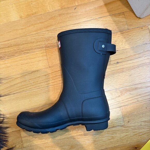 NWOT Hunter Rain Boots + Socks Sz 7/38 - Picture 1 of 7